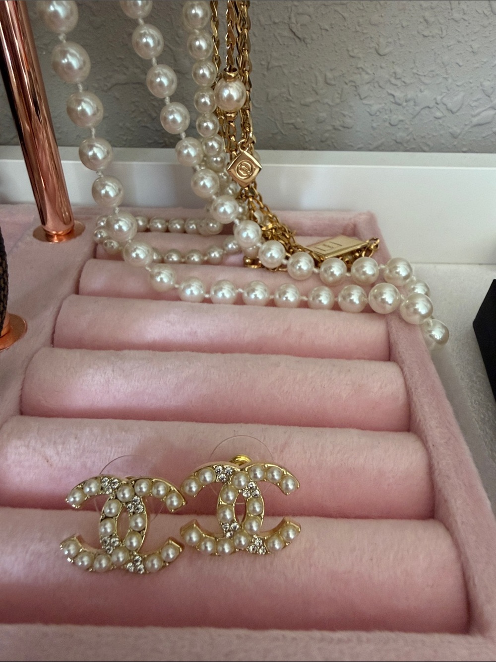 Fashion Jewelry Pearl & Rhinestone Interlocking CC-Style Earrings - White